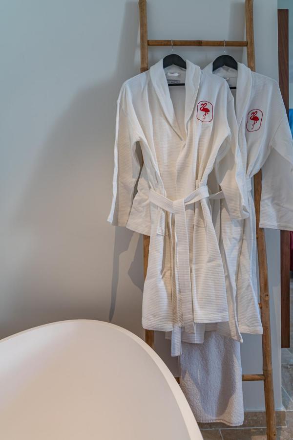 Hotel Marcelle En Camargue Aigues-Mortes Esterno foto